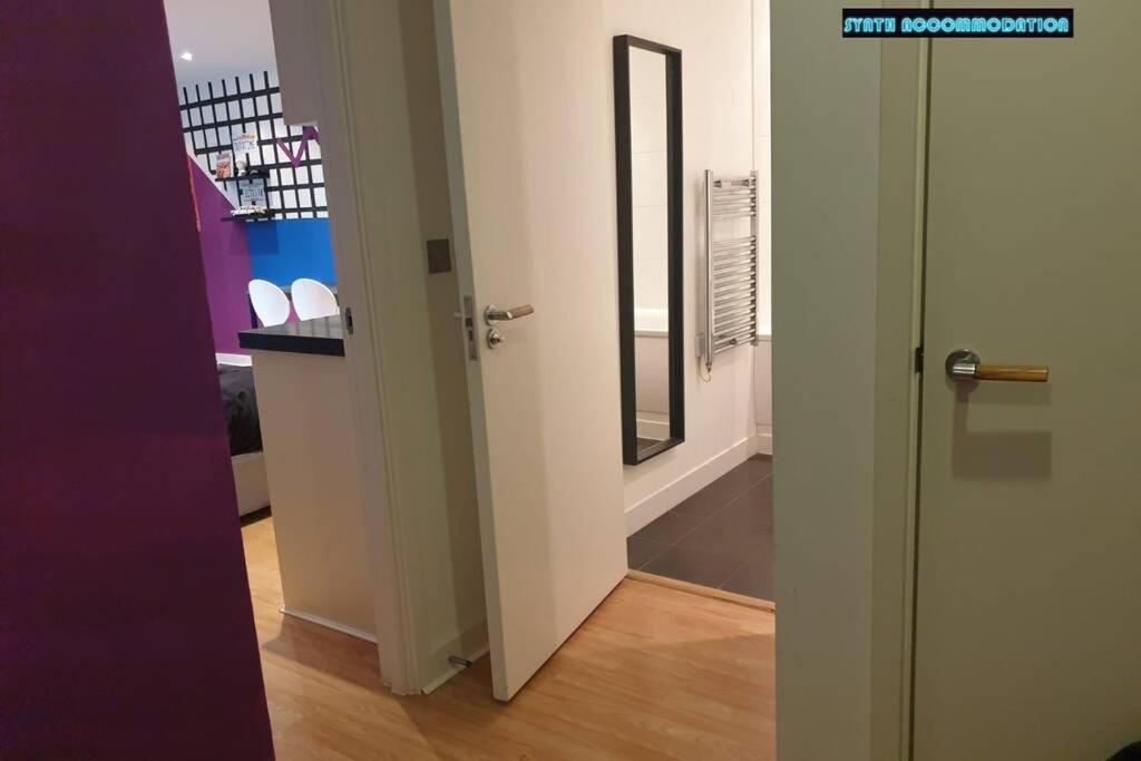 80S Retro 1Bed Studio Serviced Apartment Canary Wharf Perfect For Solo & Couple Travellers London Exterior photo