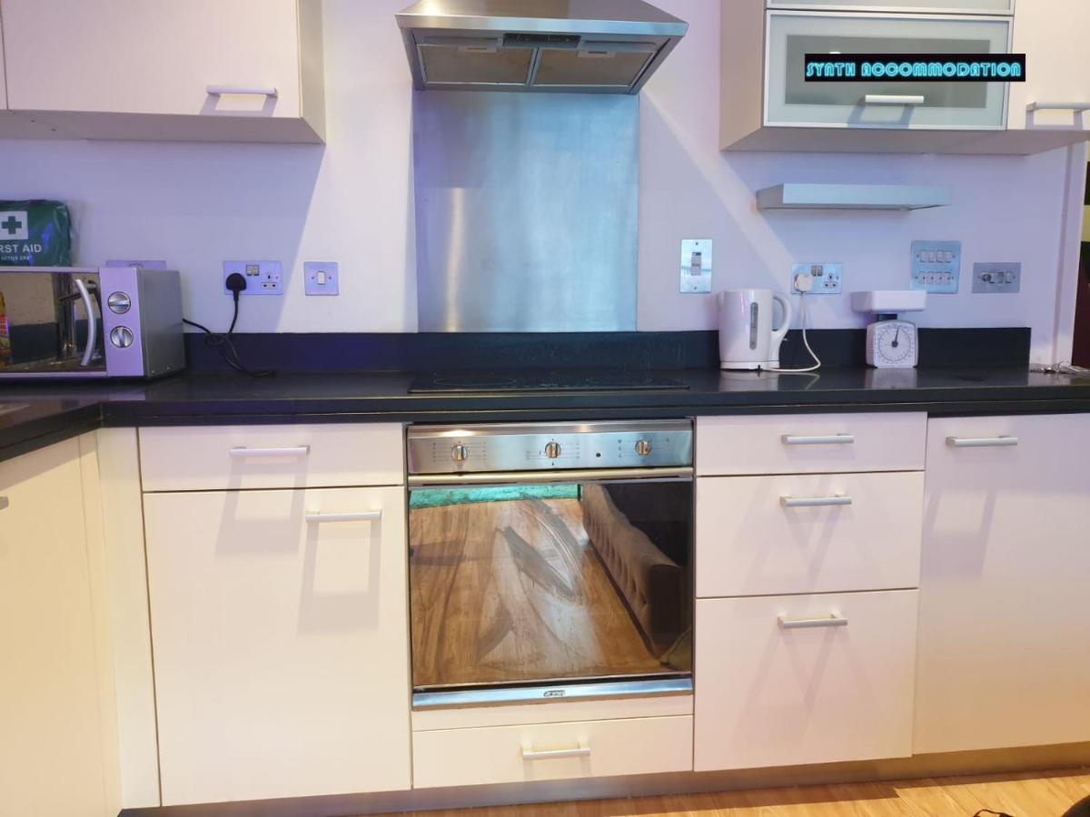 80S Retro 1Bed Studio Serviced Apartment Canary Wharf Perfect For Solo & Couple Travellers London Exterior photo