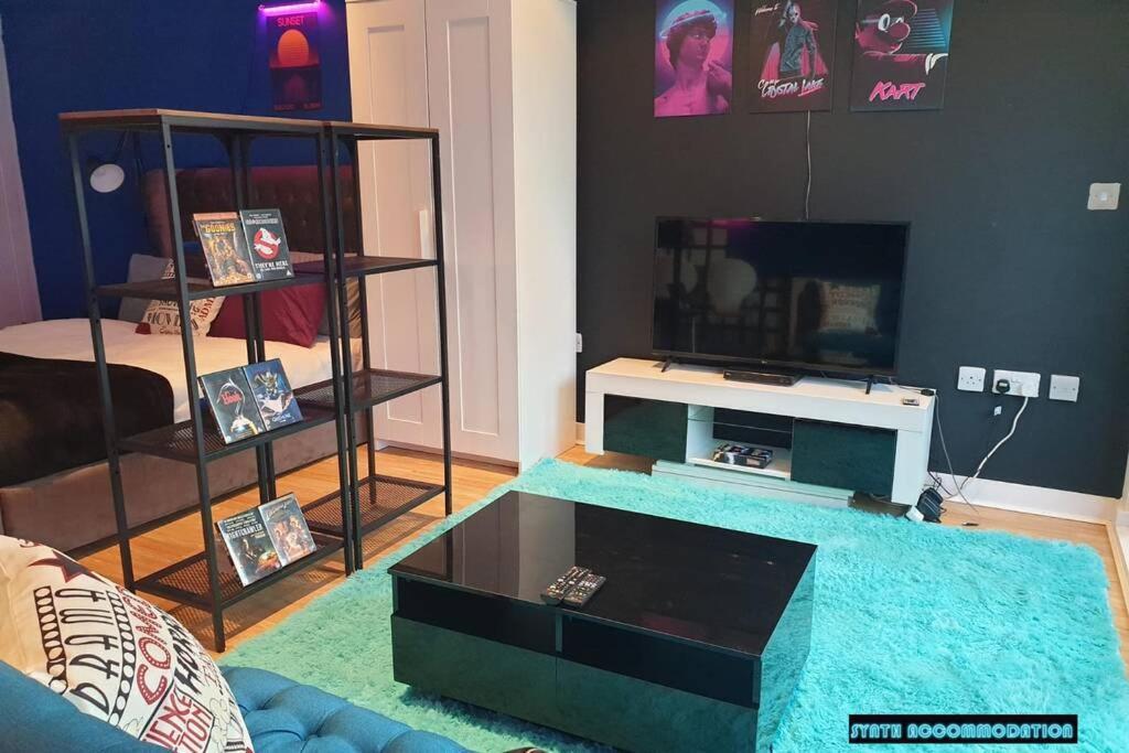 80S Retro 1Bed Studio Serviced Apartment Canary Wharf Perfect For Solo & Couple Travellers London Exterior photo